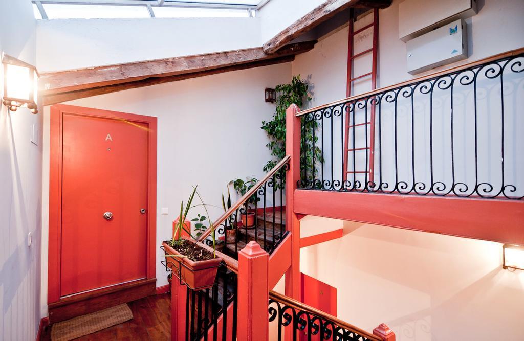 Apartamentos Puerta Del Sol I Madrid Szoba fotó