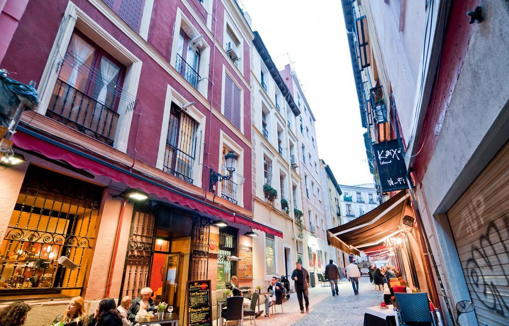 Apartamentos Puerta Del Sol I Madrid Szoba fotó