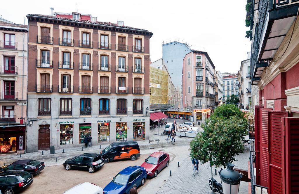 Apartamentos Puerta Del Sol I Madrid Szoba fotó