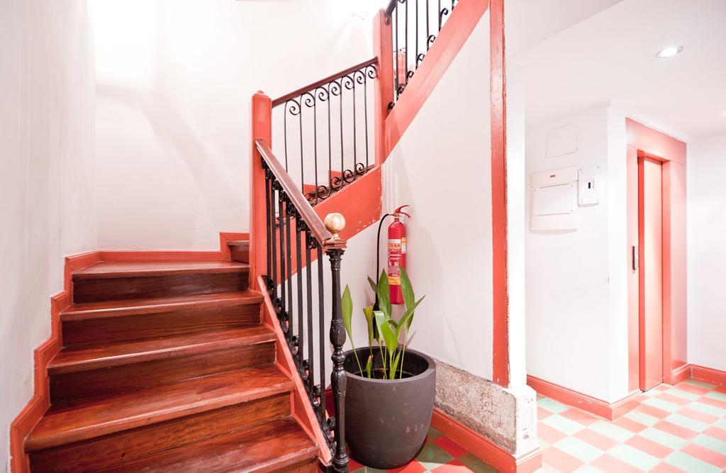 Apartamentos Puerta Del Sol I Madrid Szoba fotó