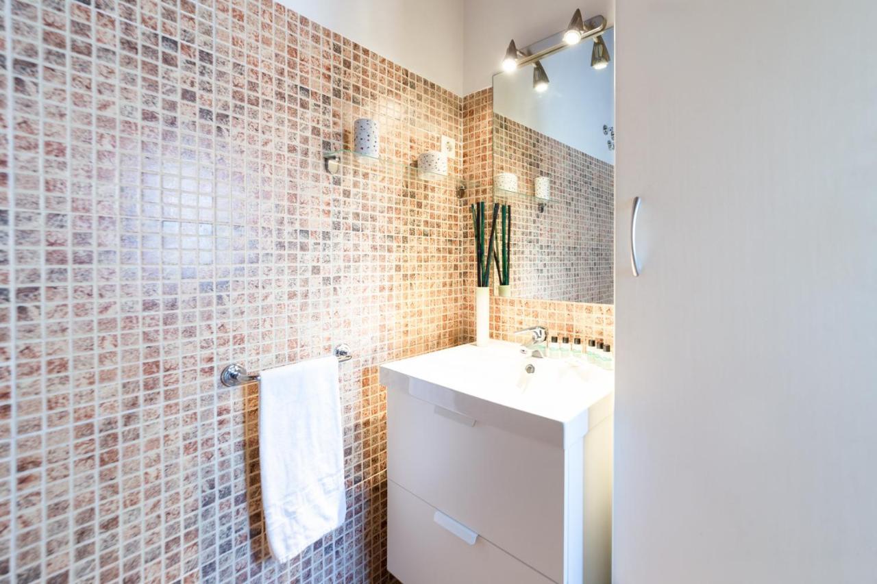 Apartamentos Puerta Del Sol I Madrid Kültér fotó