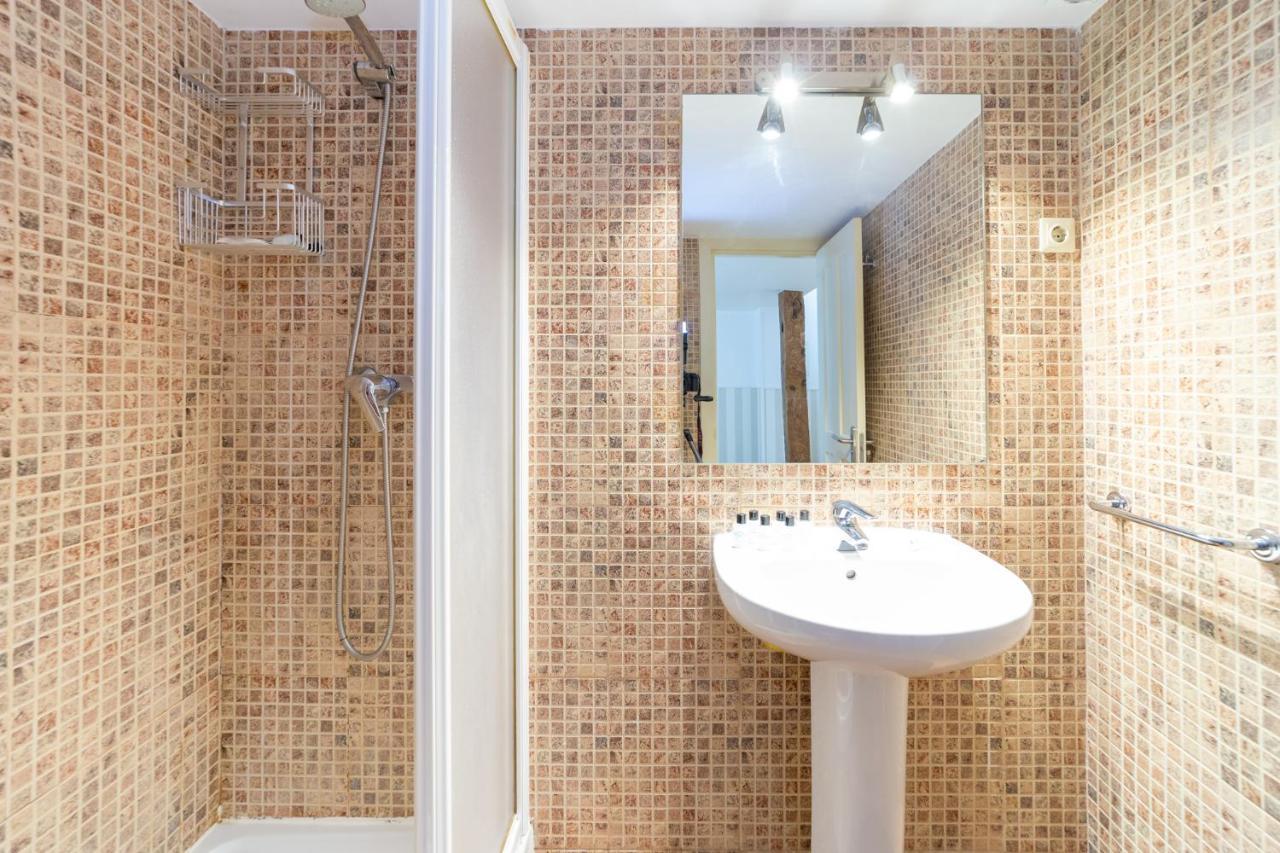 Apartamentos Puerta Del Sol I Madrid Kültér fotó